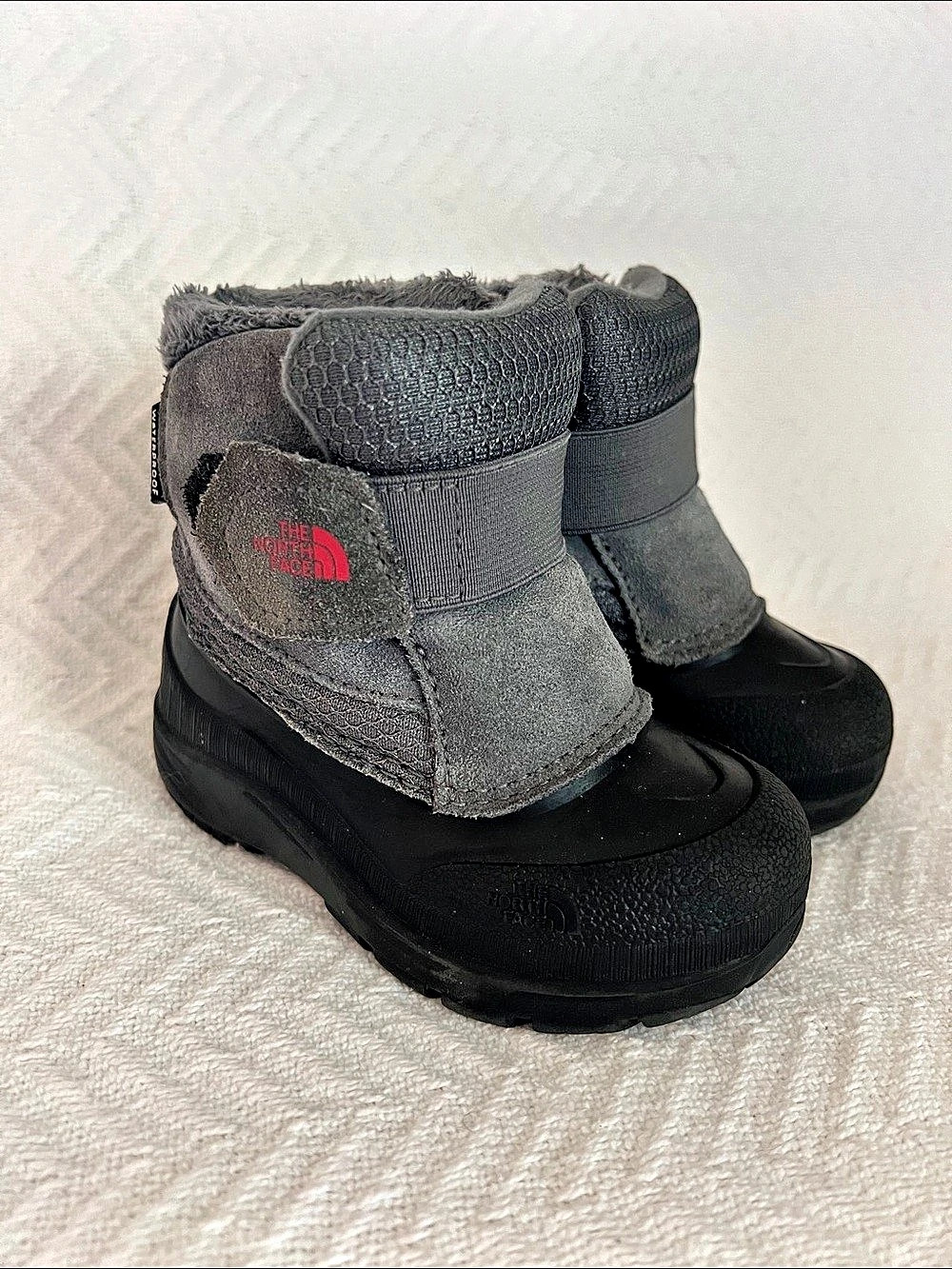 The North Face Toddler Alpenglow II Boots Winter Boots Gray & Black US 7